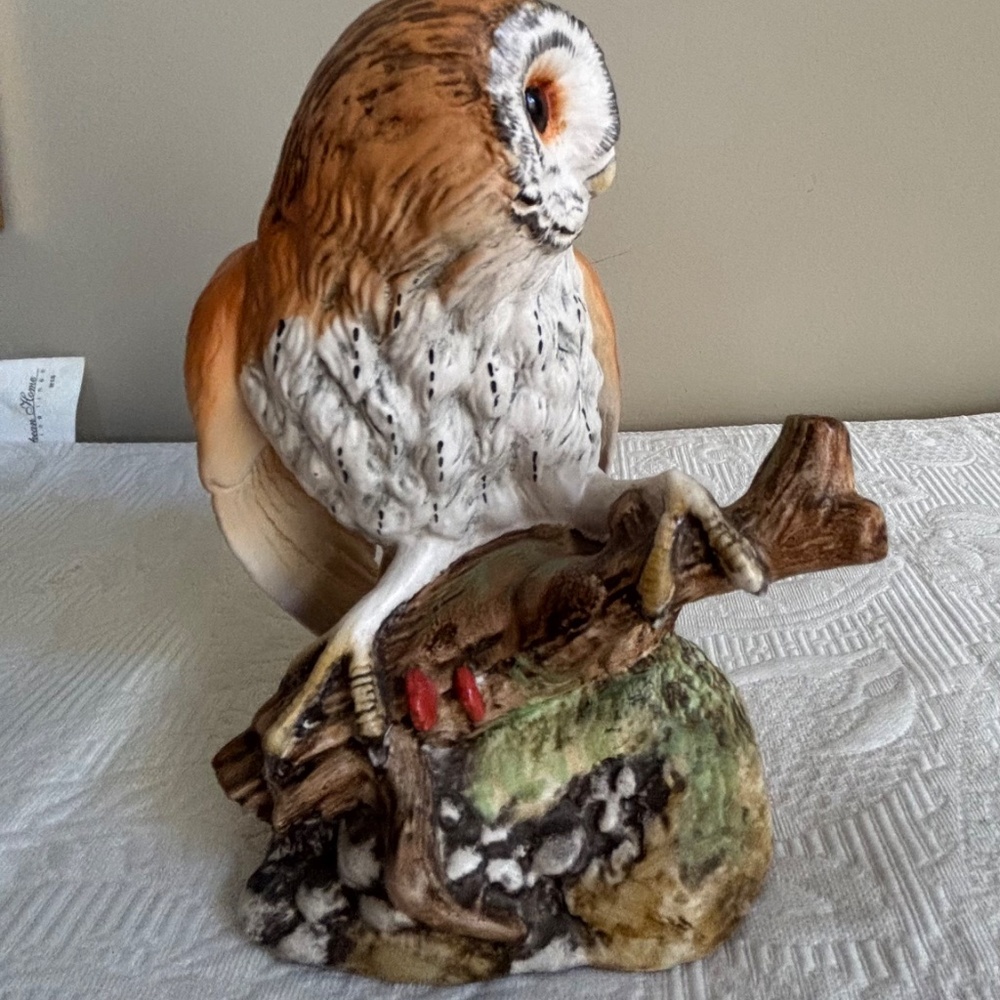 Royal Doulton Bird Collection, Barn Owl DA137
